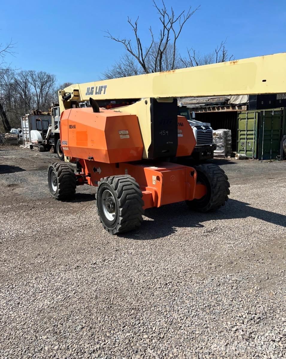 JLG 800 AJ Вертикални мачтови повдигачи
