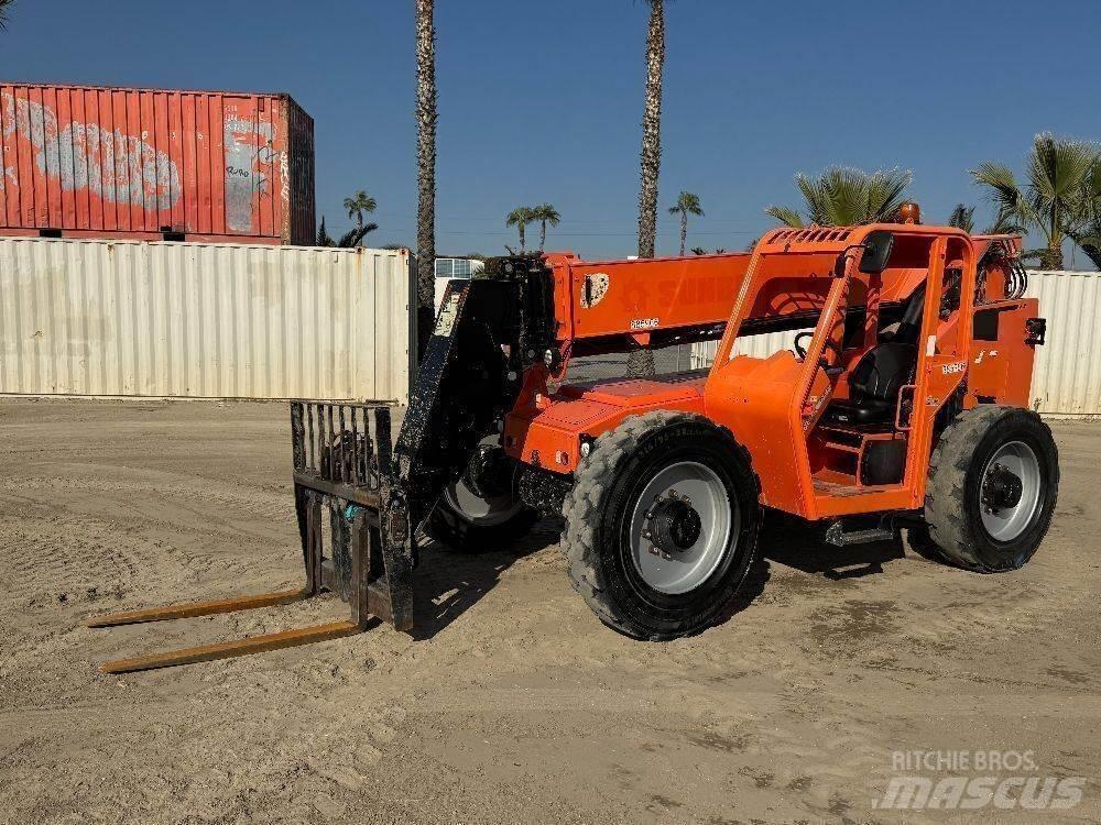 JLG 8042 Телескопични товарачи