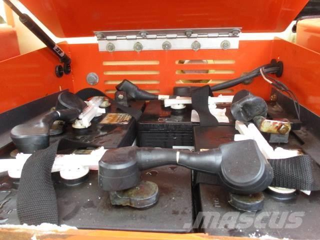 JLG M600J Други вишки и платформи