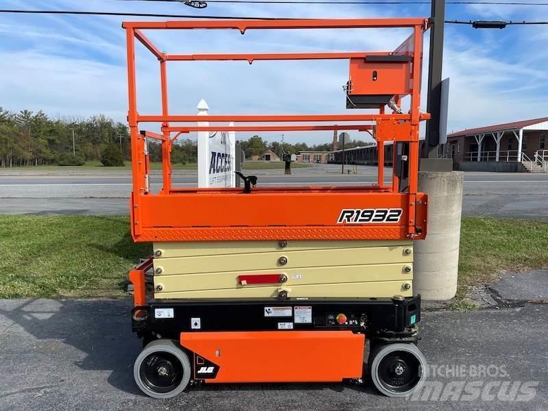 JLG R1932 Ножични работни платформи