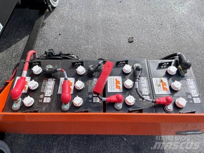 JLG R1932 Ножични работни платформи