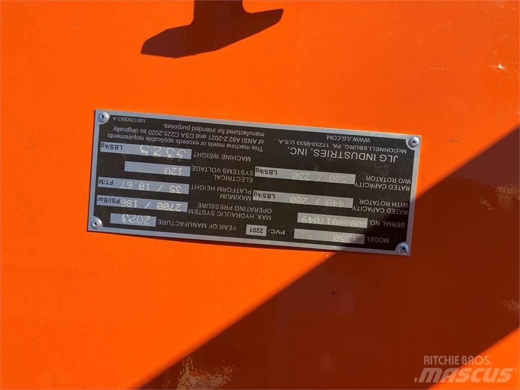 JLG T350 Моторизирани платформи с ремарке