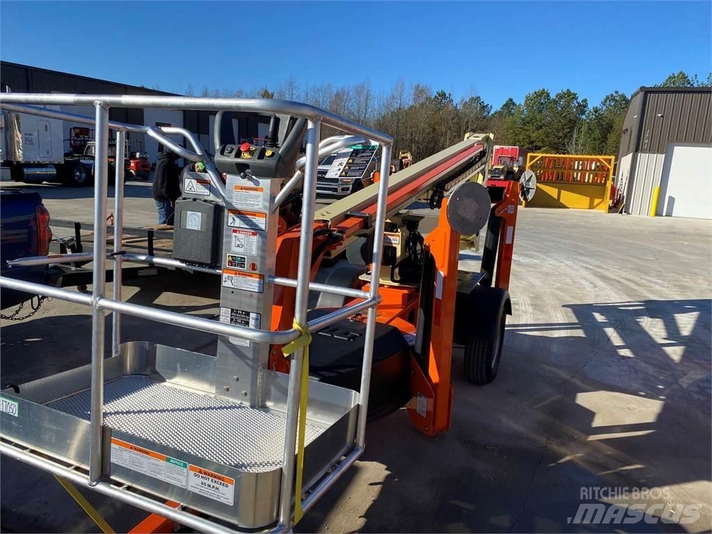 JLG T350 Моторизирани платформи с ремарке