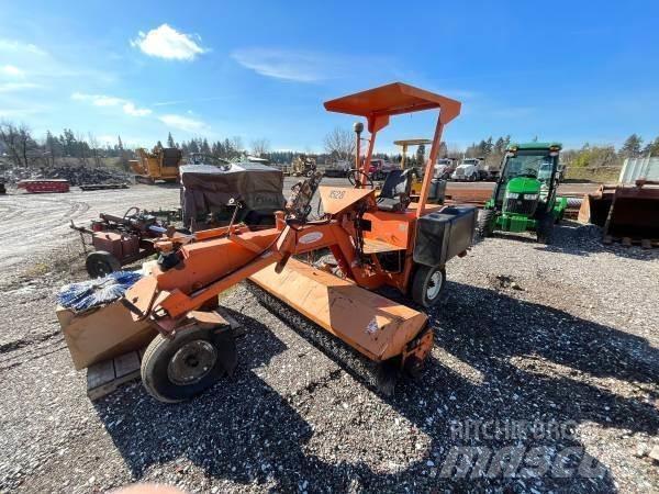 Lay-Mor 8B Трактори