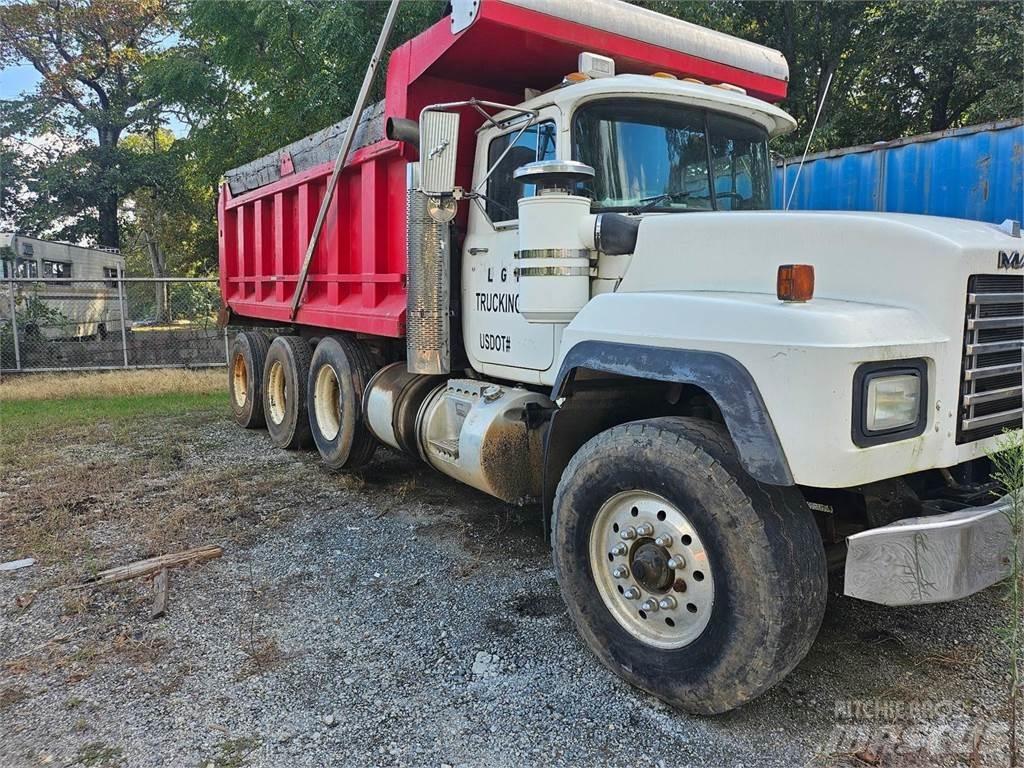 Mack 600RD Самосвал