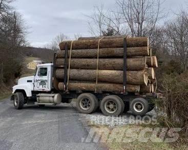 Mack CH613 За превоз на дървени трупи