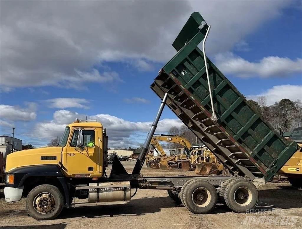 Mack CH613 Самосвал