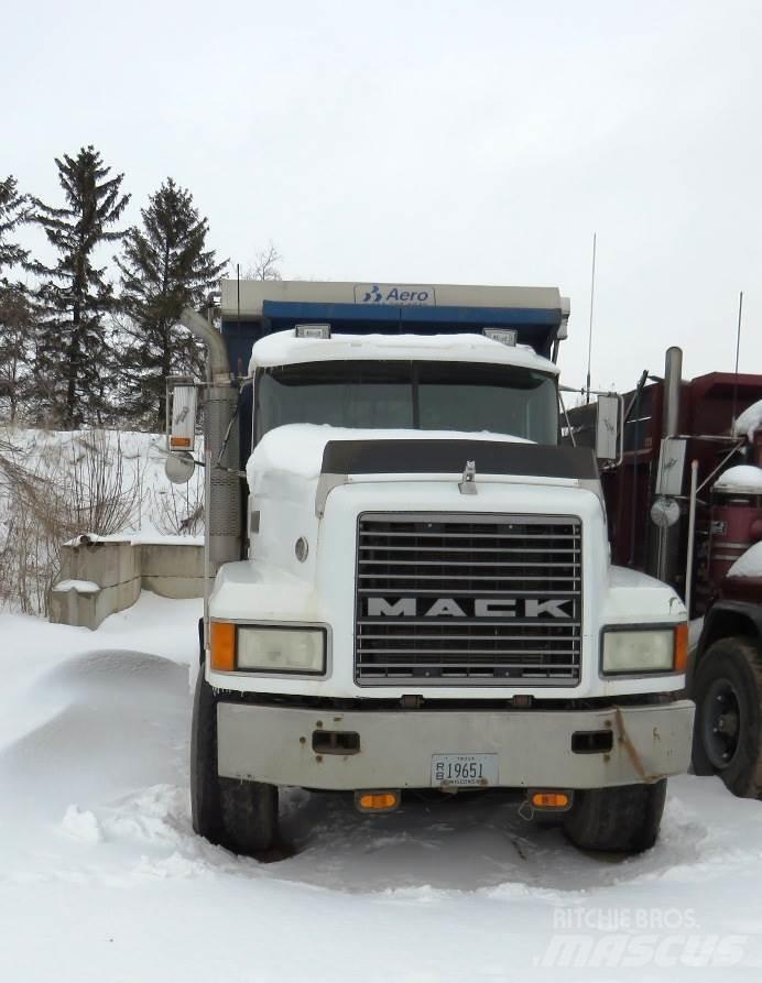 Mack CL613 Самосвал