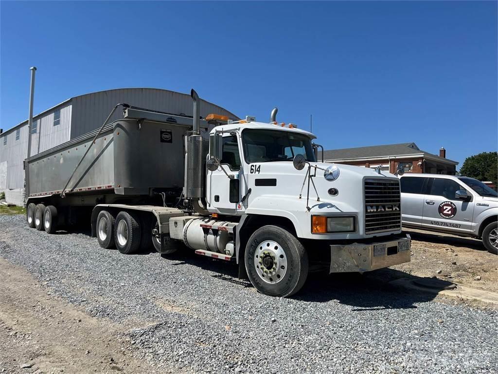 Mack CL733 Други