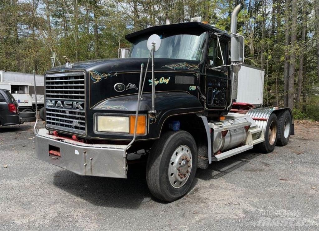 Mack CL733 Влекачи