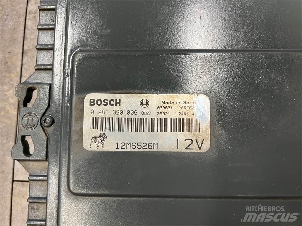 Mack E7 Електроники