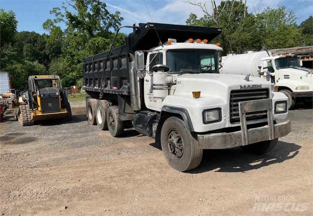 Mack E7 Самосвал