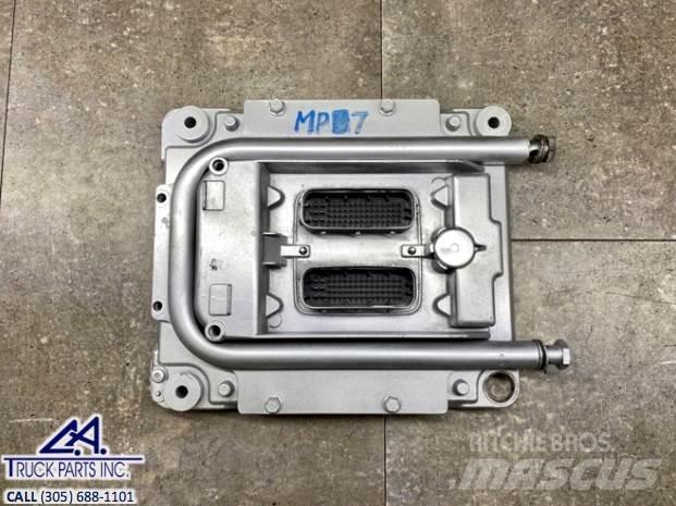 Mack MP7 Електроники