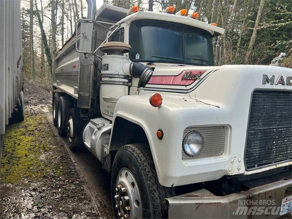 Mack RD600 Самосвал