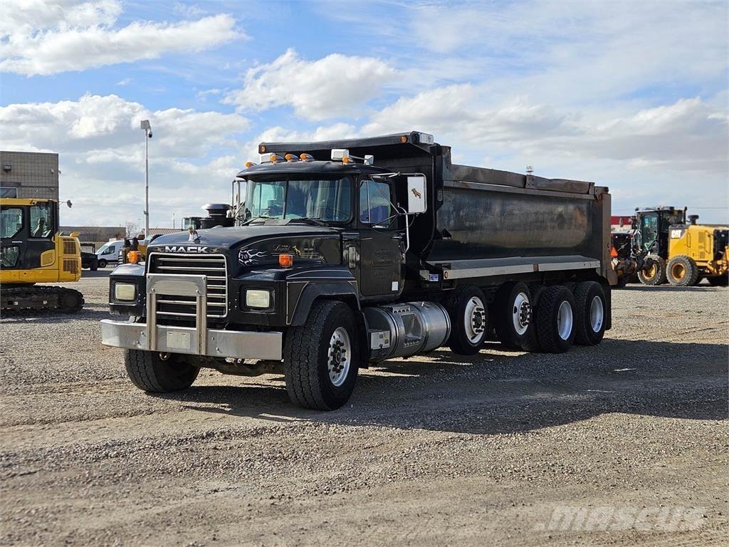 Mack RD690 Самосвал
