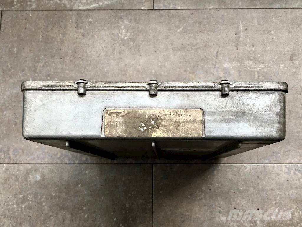 Mack V-Mac Електроники