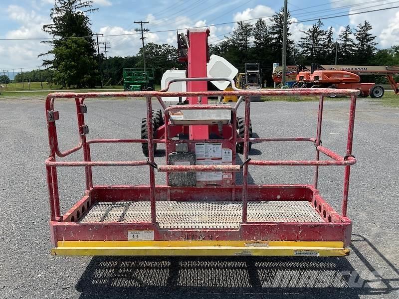 MEC 45J Телескопични повдигачи
