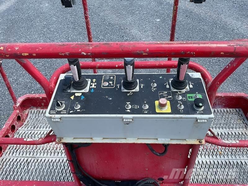 MEC 45J Телескопични повдигачи
