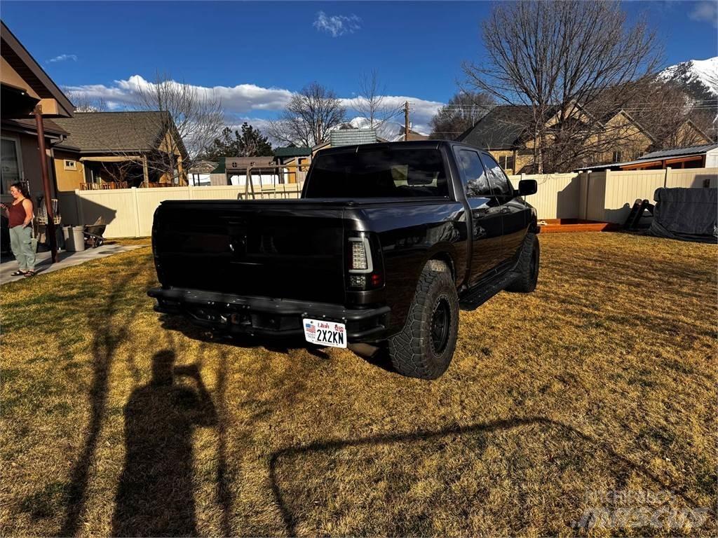 RAM 1500 Пикапи