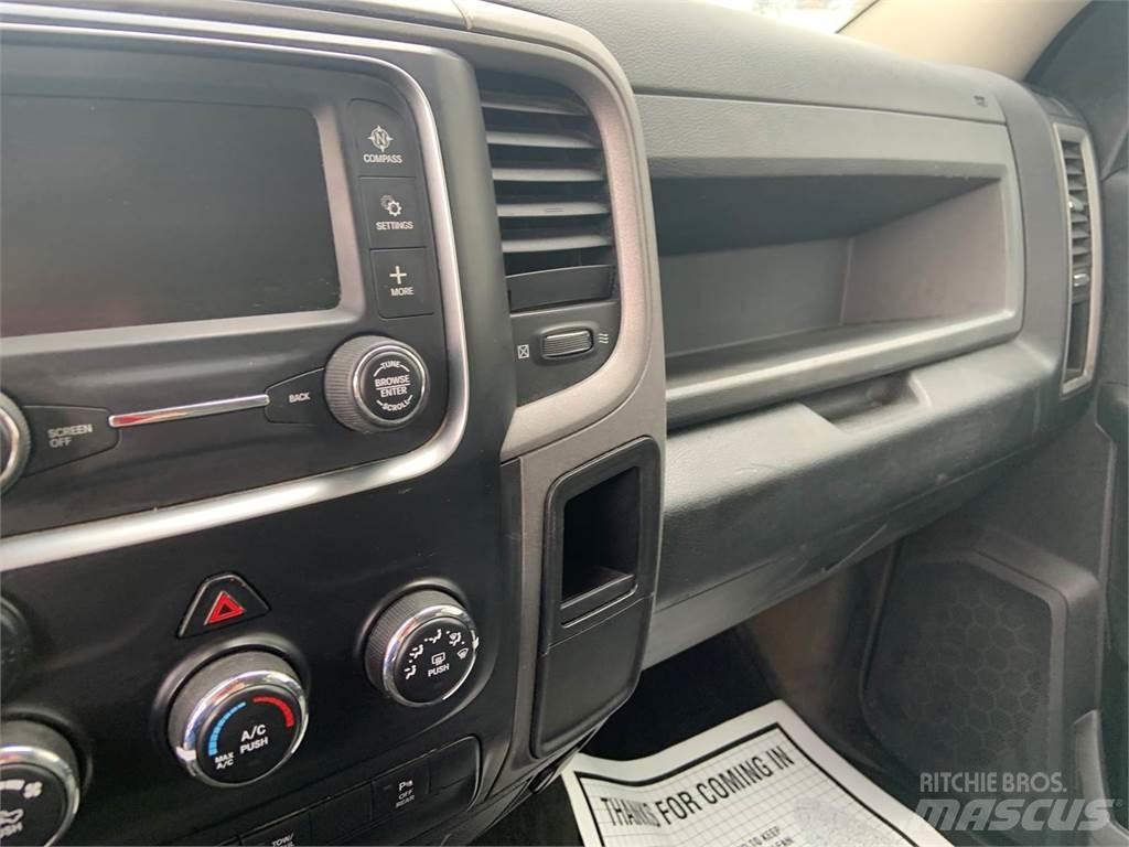 RAM 2500 Пикапи