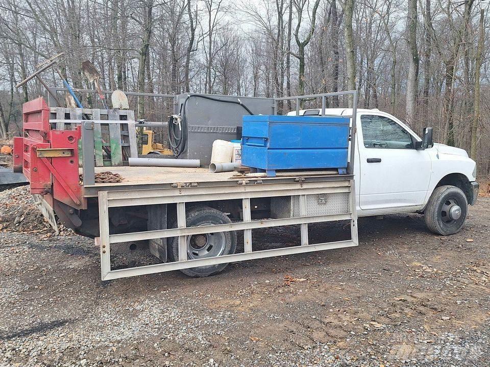 RAM 3500 Пикапи