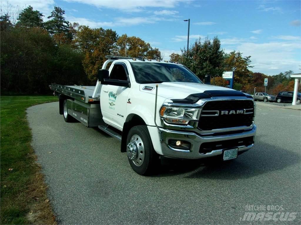 RAM 5500 Камиони с кран с кука