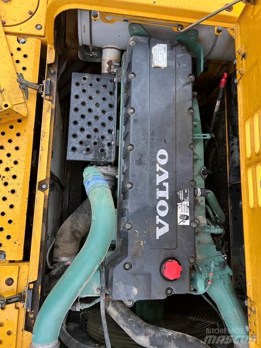 Volvo 460 Верижен екскаватор