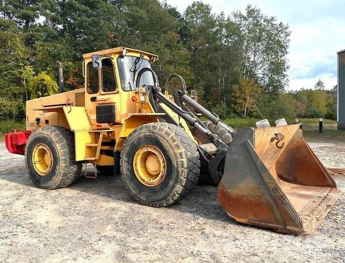 Volvo L120 Колесни товарачи