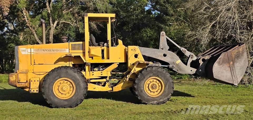 Volvo L90C Колесни товарачи