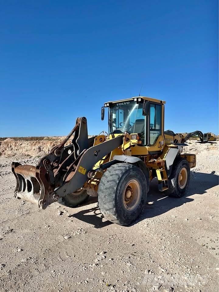 Volvo L90F Колесни товарачи