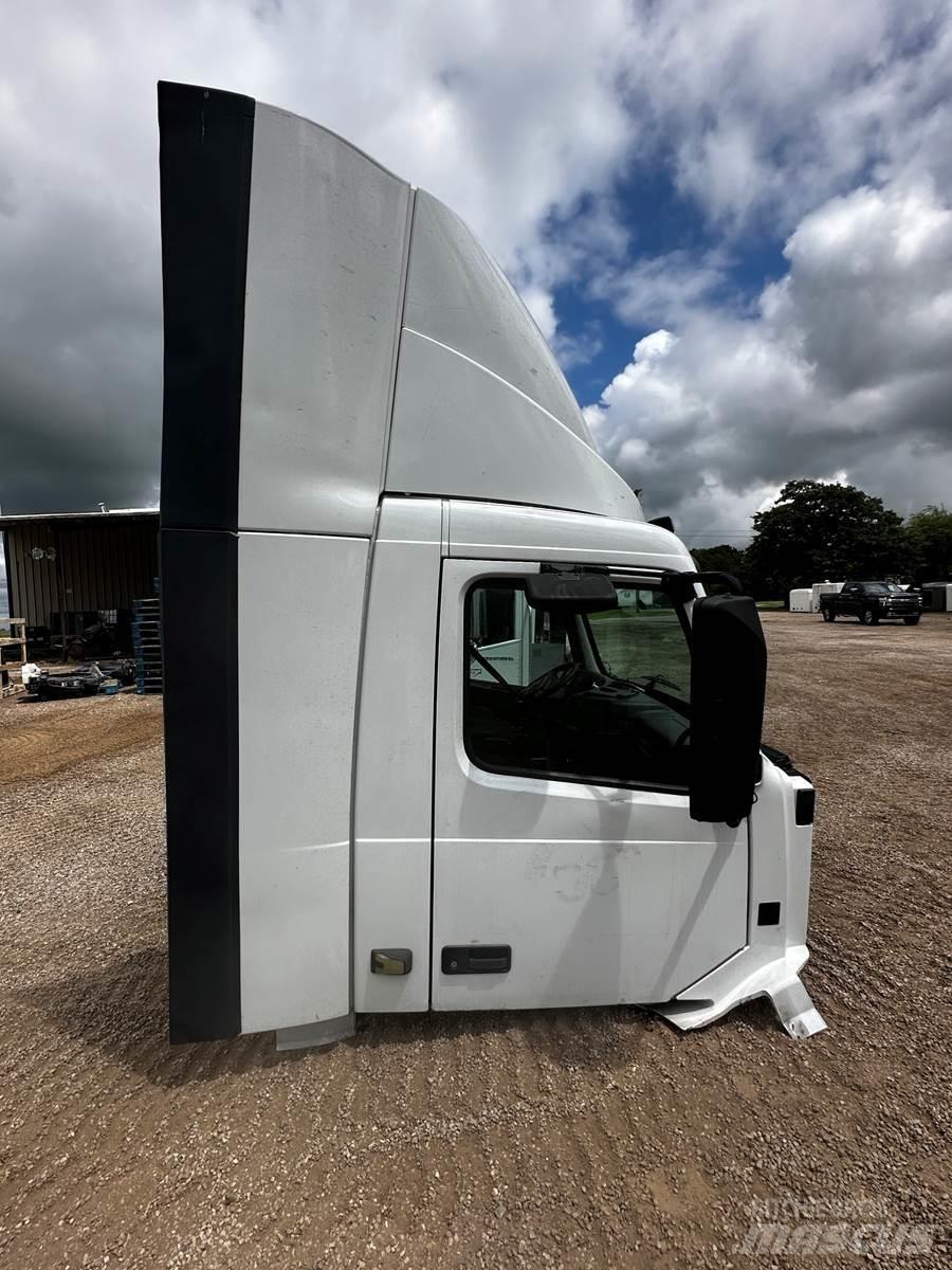 Volvo VNL Транспорт - Други