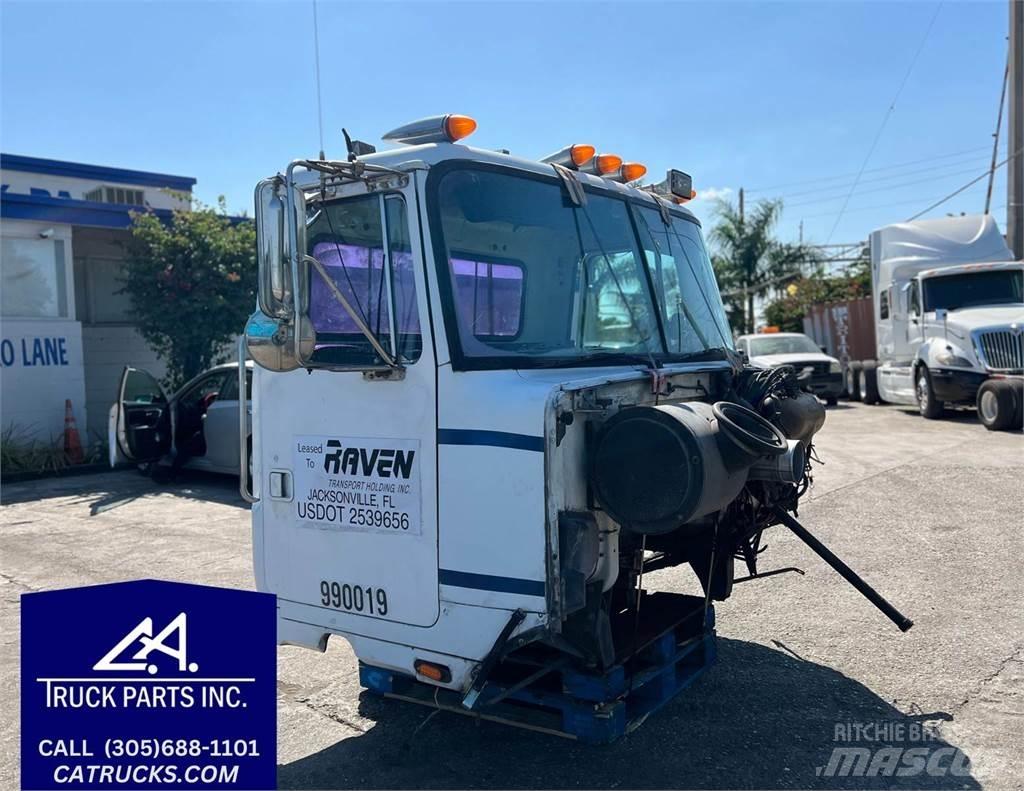 Volvo VNL Транспорт - Други