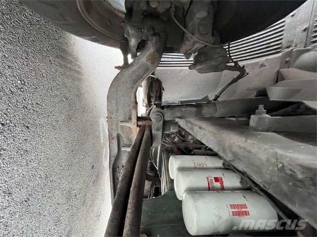Volvo VNL Оси