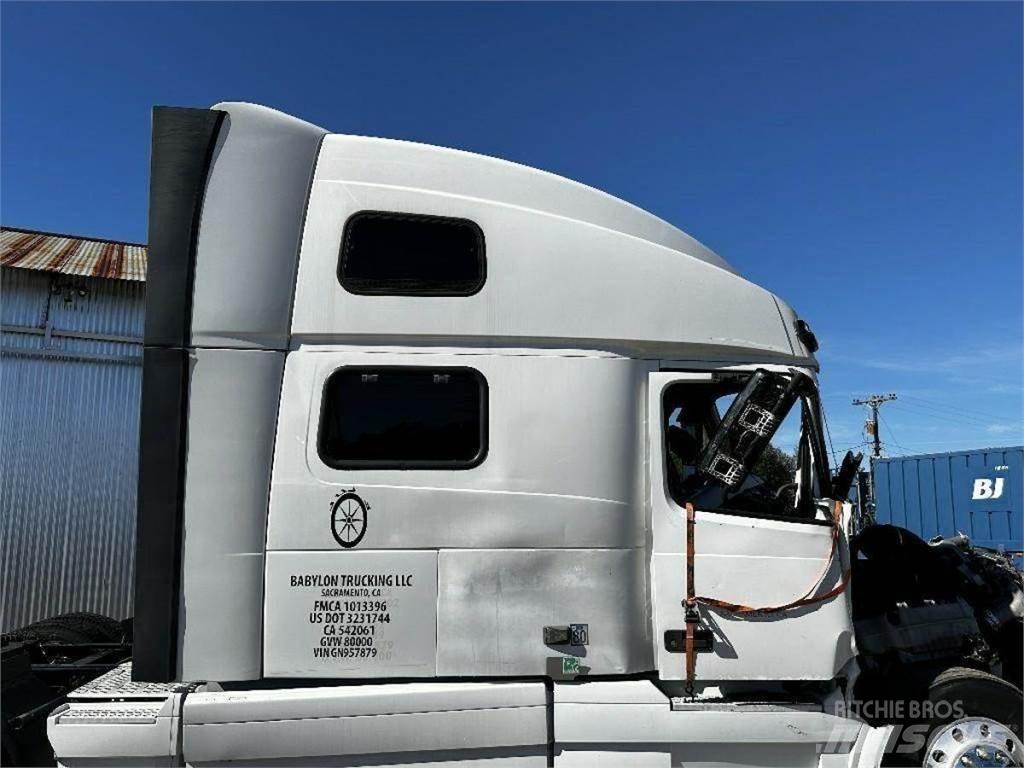 Volvo VNL Транспорт - Други