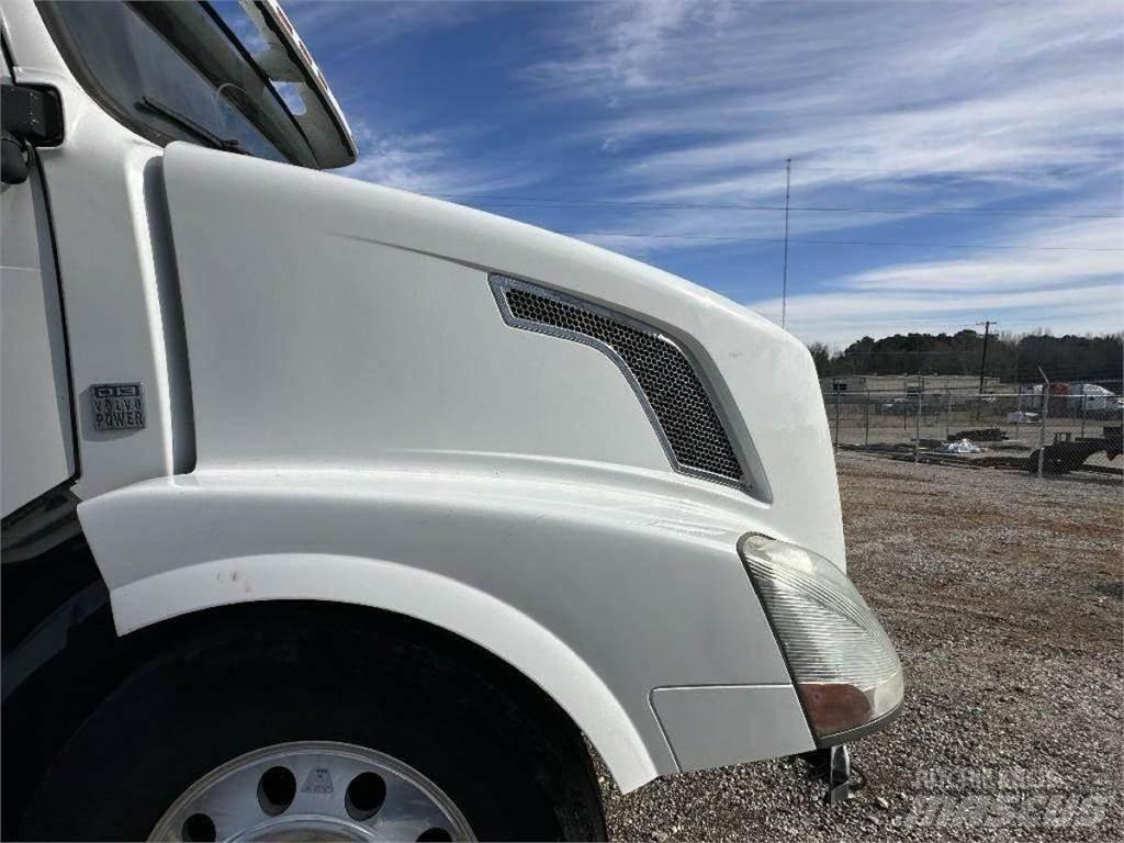 Volvo VNL Транспорт - Други