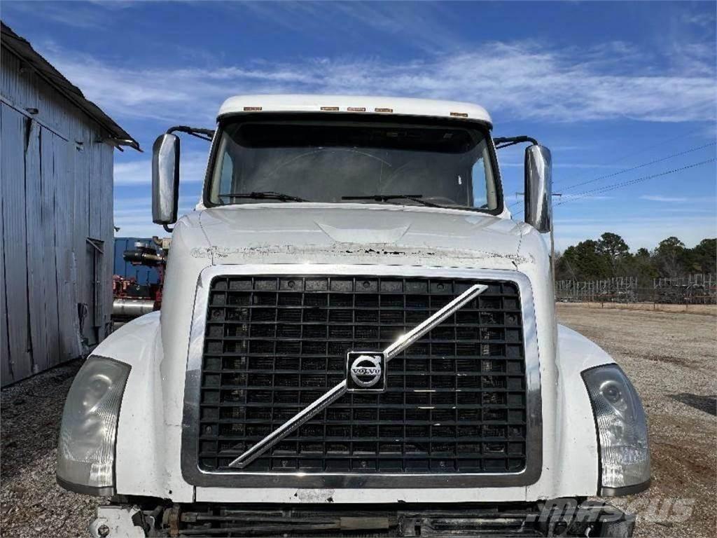 Volvo VNL Транспорт - Други
