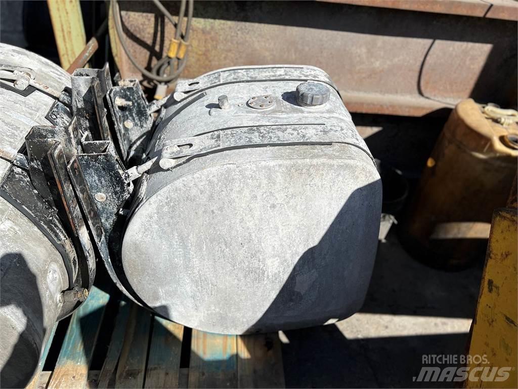 Volvo VNM Цистерна