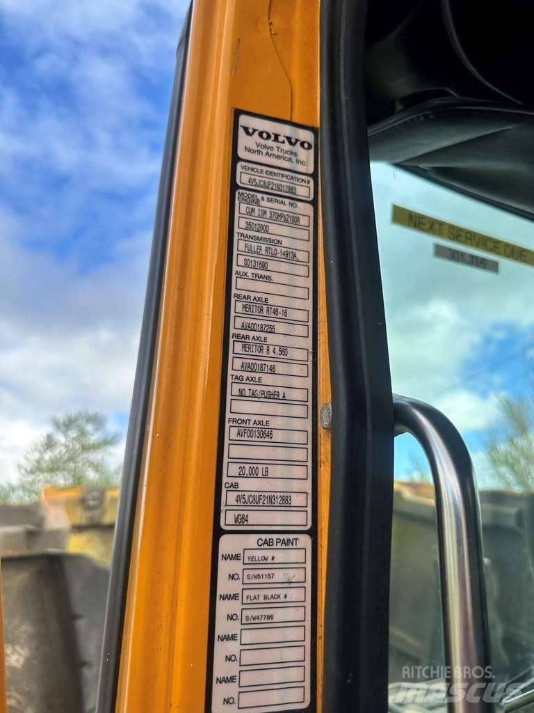 Volvo WG64 Самосвал
