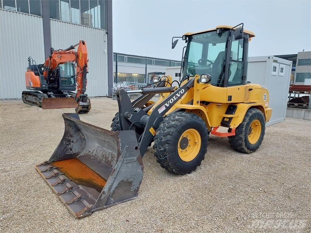 Volvo L30G Колесни товарачи