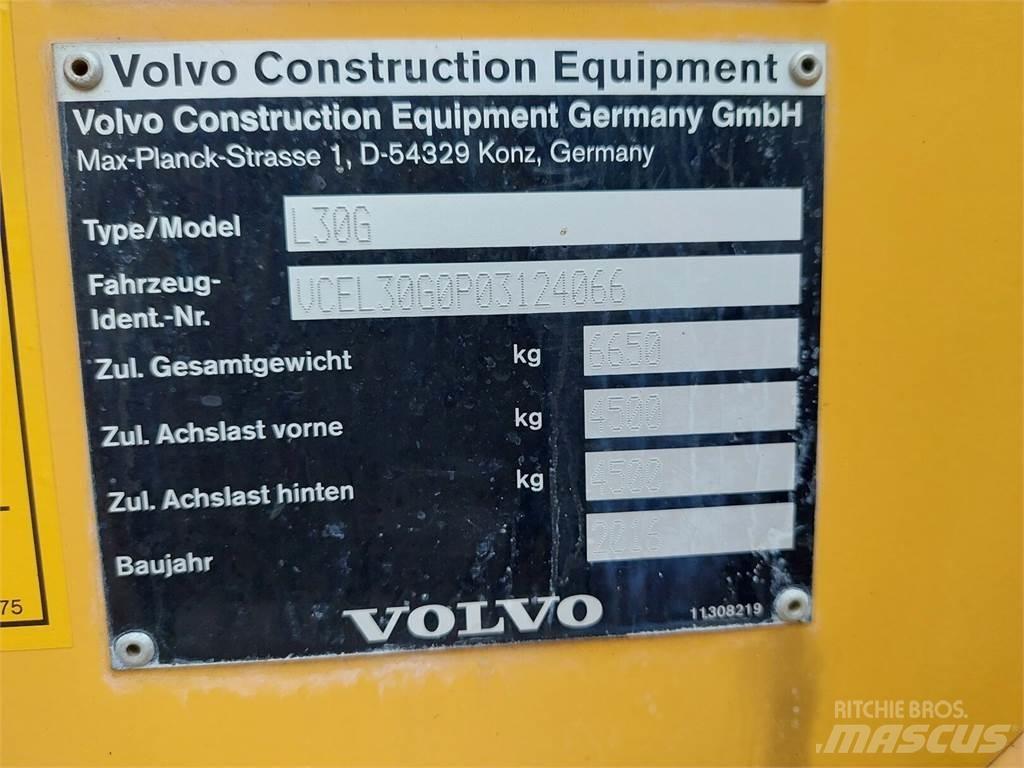 Volvo L30G Колесни товарачи