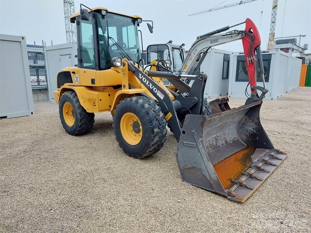 Volvo L30G Колесни товарачи