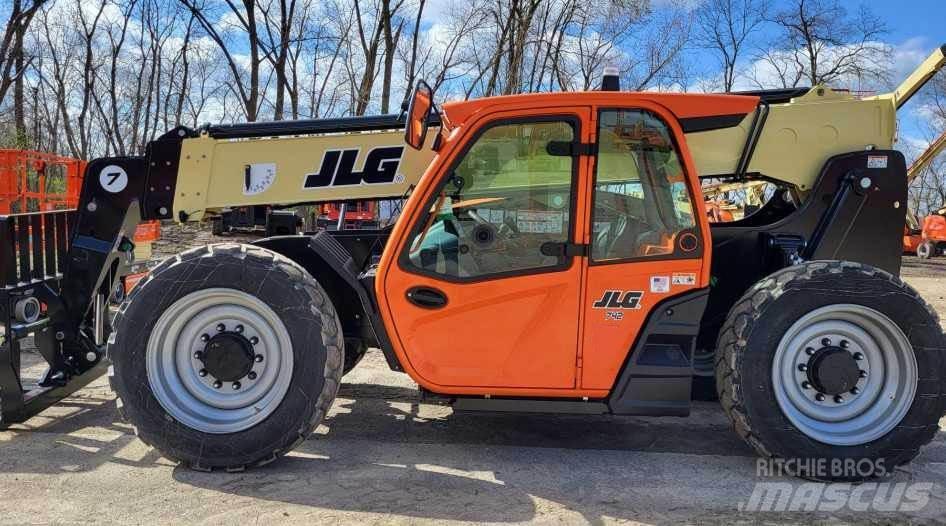 JLG 742 Телескопични товарачи