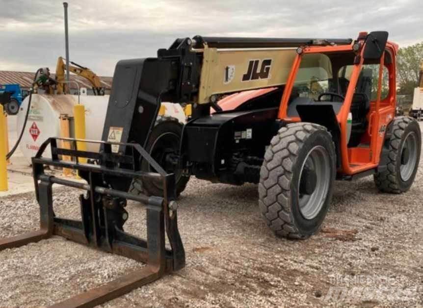 JLG 943 Телескопични товарачи