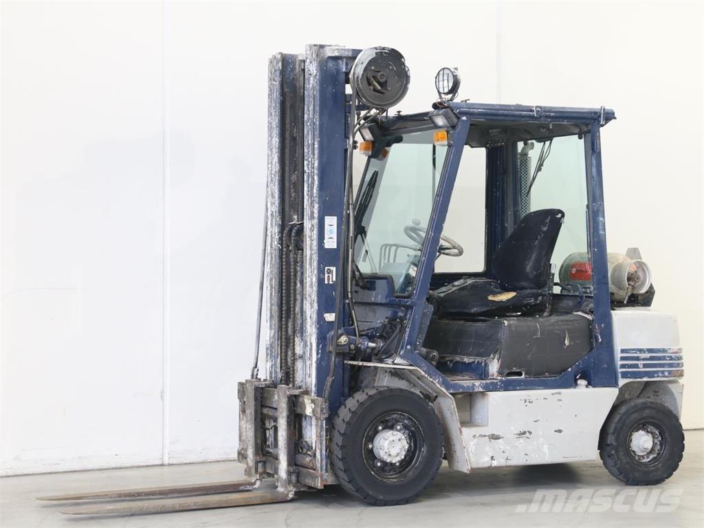 Komatsu FG25HT-11 Вилични кари-повдигачи - други