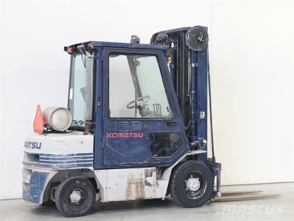 Komatsu FG25HT-11 Вилични кари-повдигачи - други