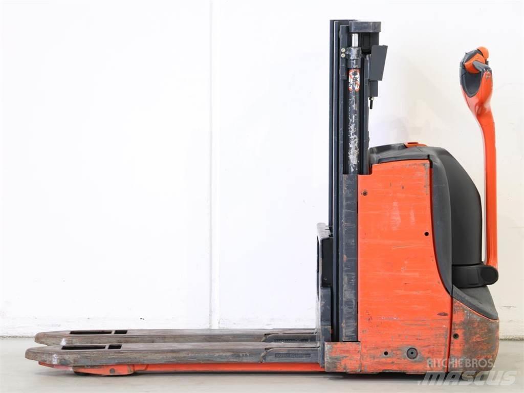 Linde D06/1160 Колички високоповдигачи с теглич