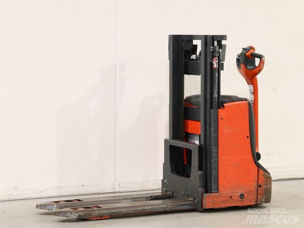 Linde D06/1160 Колички високоповдигачи с теглич