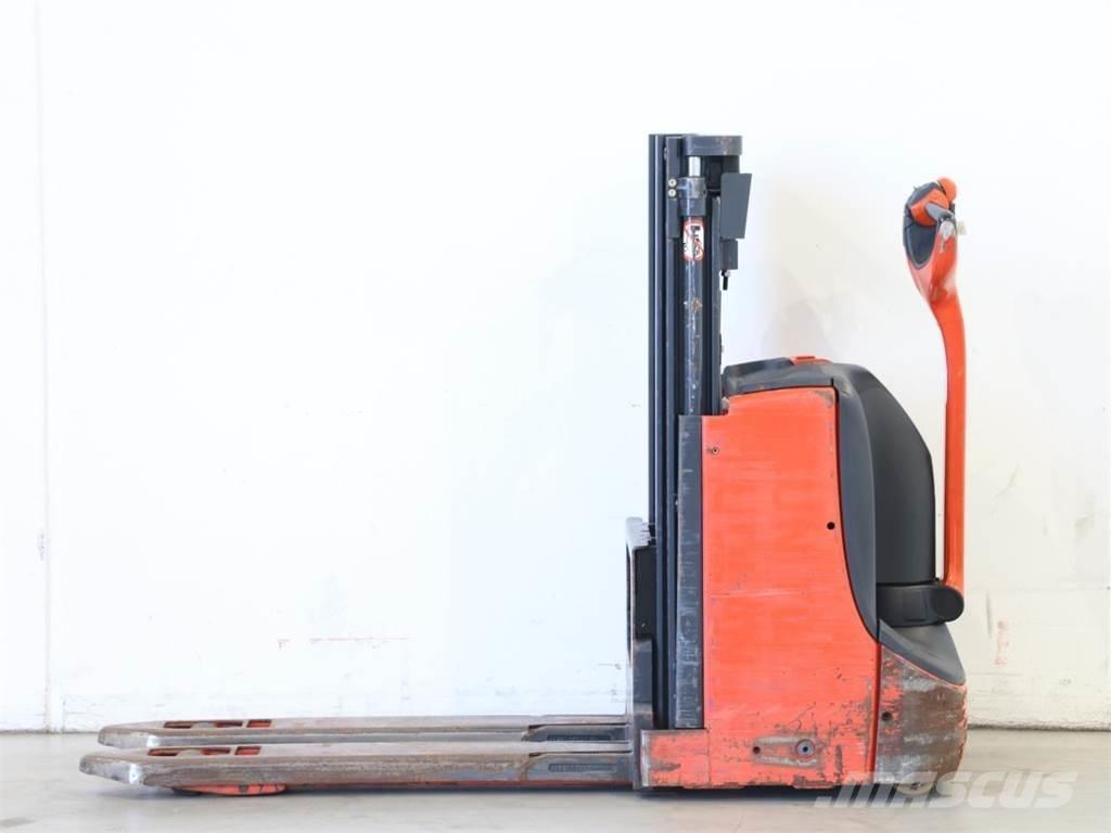 Linde D06/1160 Колички високоповдигачи с теглич