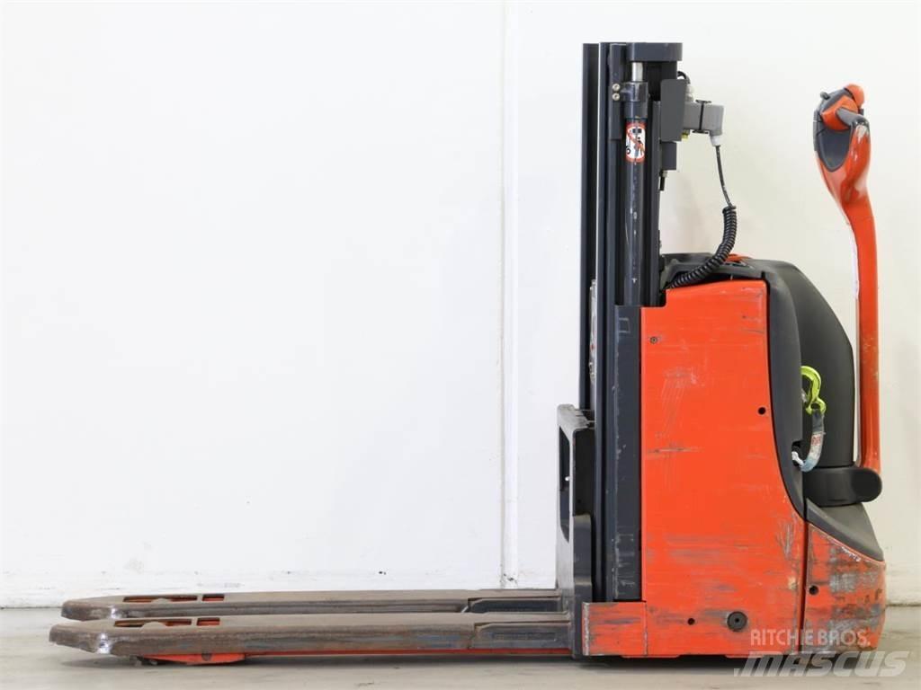 Linde D06/1160-00 Колички високоповдигачи с теглич