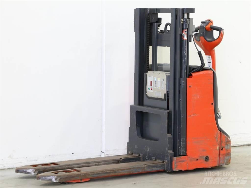 Linde D06/1160-00 Колички високоповдигачи с теглич